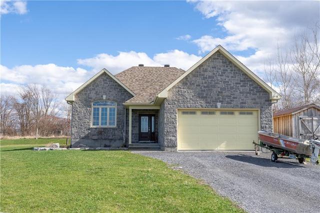 6876 Lalonde Boulevard, House detached with 4 bedrooms, 3 bathrooms and 10 parking in South Glengarry ON | Image 2