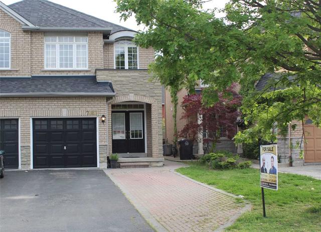 7683 Black Walnut Tr, House semidetached with 3 bedrooms, 4 bathrooms and 5 parking in Mississauga ON | Image 1