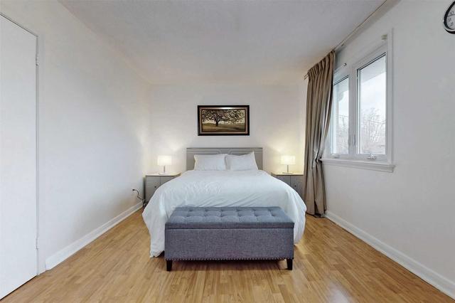 286 Elmhurst Dr, House semidetached with 3 bedrooms, 3 bathrooms and 5 parking in Toronto ON | Image 11