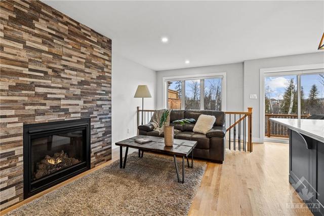 106 Porter Street, Townhouse with 3 bedrooms, 4 bathrooms and 3 parking in Ottawa ON | Image 5