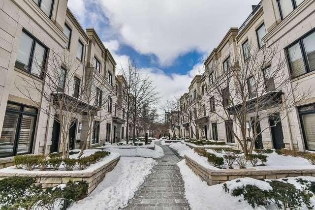 Th10 - 5 Oakburn Cres, Townhouse with 3 bedrooms, 3 bathrooms and 1 parking in Toronto ON | Image 2