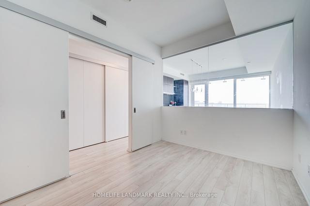 4211 - 197 Yonge St, Condo with 1 bedrooms, 1 bathrooms and 1 parking in Toronto ON | Image 13