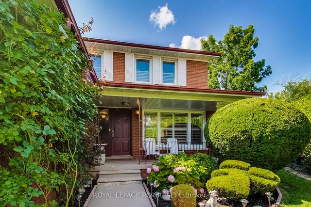 18 Terryellen Cres, House detached with 4 bedrooms, 3 bathrooms and 6 parking in Toronto ON | Image 12