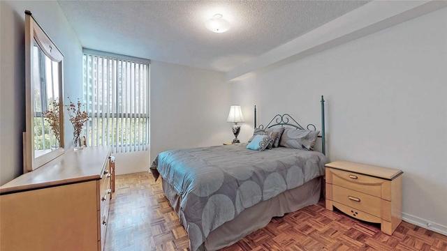 404 - 1111 Steeles Ave W, Condo with 2 bedrooms, 2 bathrooms and 1 parking in Toronto ON | Image 4