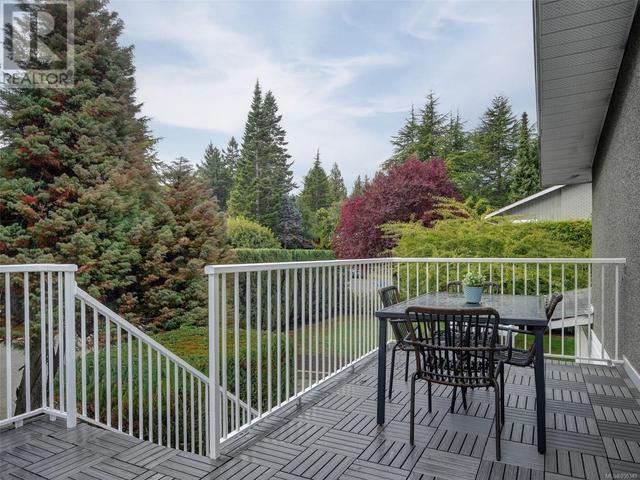 4916 Sea Ridge Dr, House detached with 3 bedrooms, 2 bathrooms and 2 parking in Saanich BC | Image 19
