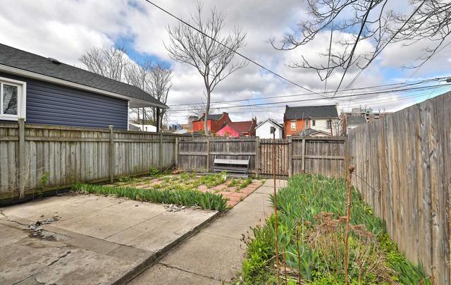 199 Wellington St N, House detached with 3 bedrooms, 2 bathrooms and 2 parking in Hamilton ON | Image 13