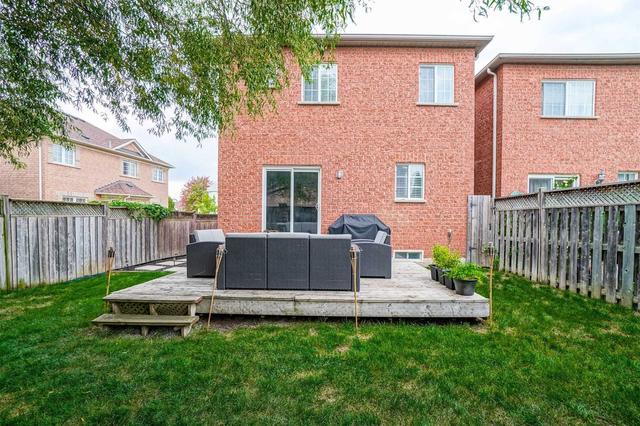 85 Viceroy Cres, House attached with 4 bedrooms, 4 bathrooms and 3 parking in Brampton ON | Image 32