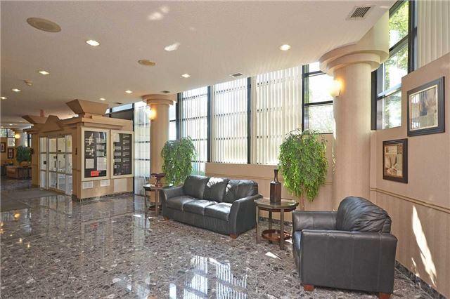 905 - 25 Trailwood Dr, Condo with 2 bedrooms, 2 bathrooms and 1 parking in Mississauga ON | Image 2