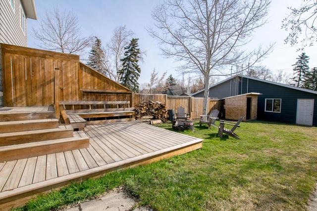 604 38 Street Sw, Home with 3 bedrooms, 2 bathrooms and 4 parking in Calgary AB | Image 35