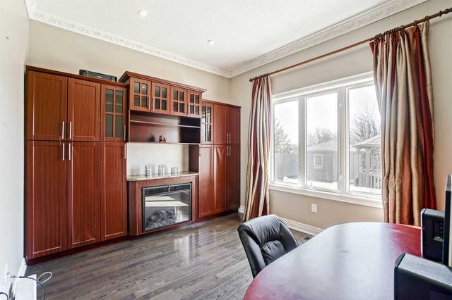 106 Valleycreek Dr, House detached with 5 bedrooms, 6 bathrooms and 8 parking in Brampton ON | Image 2