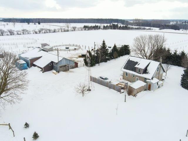 9327 Concession 6 N, House detached with 2 bedrooms, 1 bathrooms and 10 parking in Wellington North ON | Image 16