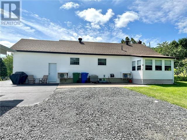 17 Rue Roland, House detached with 3 bedrooms, 2 bathrooms and null parking in Edmundston NB | Image 27
