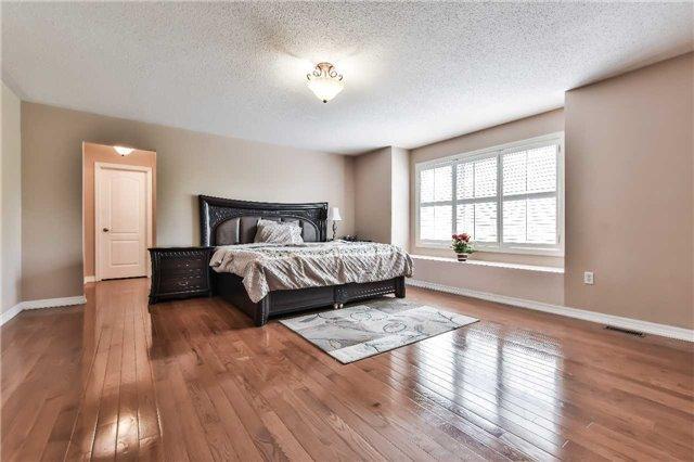 7 Linstock Dr, House detached with 4 bedrooms, 4 bathrooms and 7 parking in Brampton ON | Image 14