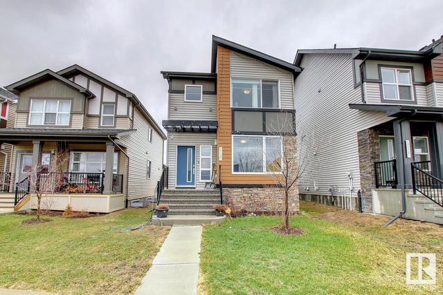 3718 8 Av Sw, House detached with 4 bedrooms, 3 bathrooms and null parking in Edmonton AB | Card Image