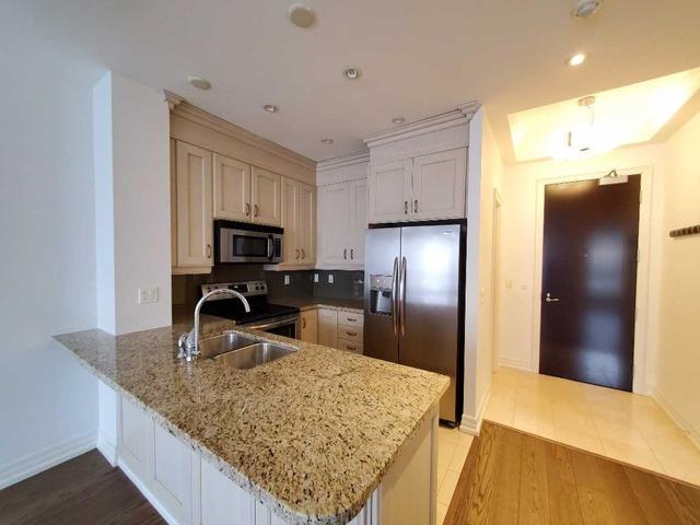 423 - 20 Burkebrook Pl, Condo with 1 bedrooms, 1 bathrooms and 1 parking in Toronto ON | Image 5