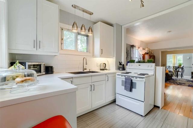 m8v3k5 - 69 Seventeenth St, House detached with 2 bedrooms, 2 bathrooms and 2 parking in Toronto ON | Image 2