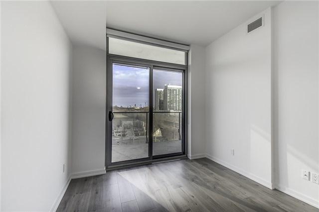 404 - 103 The Queensway Ave, Condo with 2 bedrooms, 2 bathrooms and 1 parking in Toronto ON | Image 3
