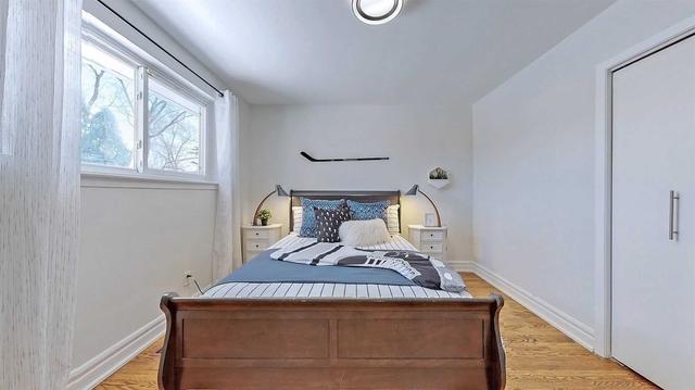 upper - 17 Baroness Cres, House detached with 3 bedrooms, 2 bathrooms and 4 parking in Toronto ON | Image 20