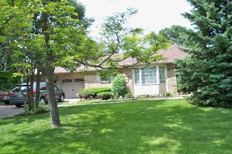 7 Lady Diana Crt, House detached with 2 bedrooms, 3 bathrooms and 8 parking in Whitchurch Stouffville ON | Image 1