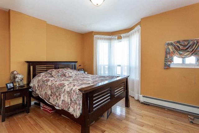 1187 Dovercourt Rd, House detached with 4 bedrooms, 2 bathrooms and 2 parking in Toronto ON | Image 16