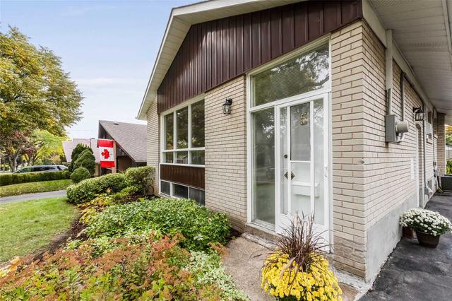 5 Caddy Dr, House detached with 3 bedrooms, 2 bathrooms and 3 parking in Toronto ON | Image 27