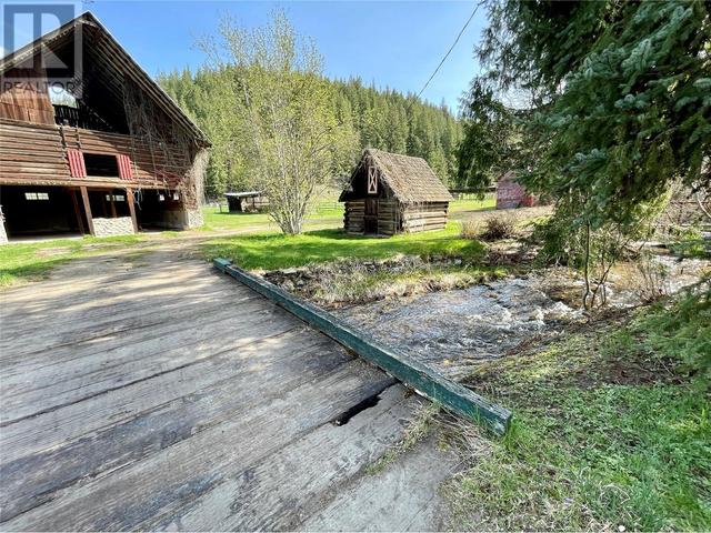 2015 Kerr Road, House detached with 3 bedrooms, 1 bathrooms and 10 parking in Sicamous BC | Image 59
