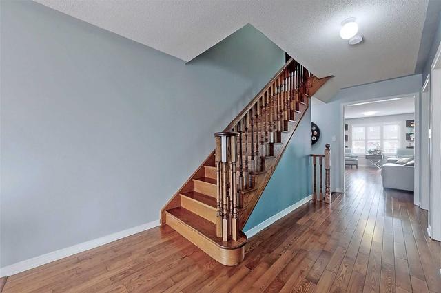 13 Burnstown Circ, House attached with 3 bedrooms, 4 bathrooms and 4 parking in Brampton ON | Image 5