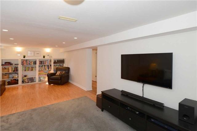 8 Athol Ave, House detached with 3 bedrooms, 3 bathrooms and 2 parking in Toronto ON | Image 14