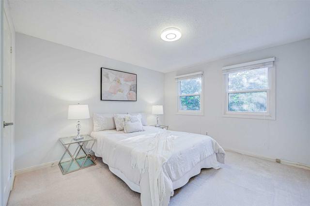 22 The Bridle Tr, House detached with 4 bedrooms, 4 bathrooms and 4 parking in Markham ON | Image 25