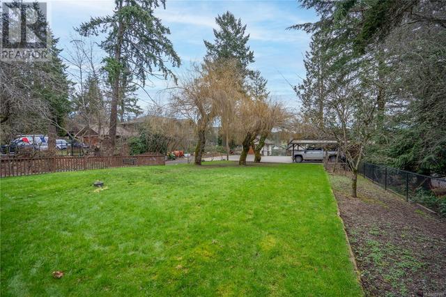 4895 Prospect Lake Rd, House detached with 4 bedrooms, 3 bathrooms and 6 parking in Saanich BC | Image 36