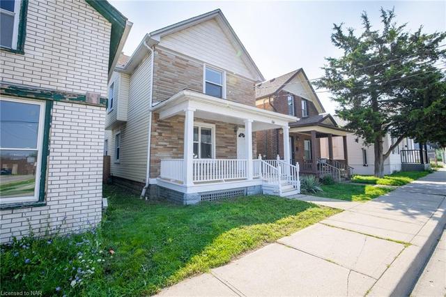 56 Court Street, House detached with 4 bedrooms, 2 bathrooms and null parking in St. Catharines ON | Image 12
