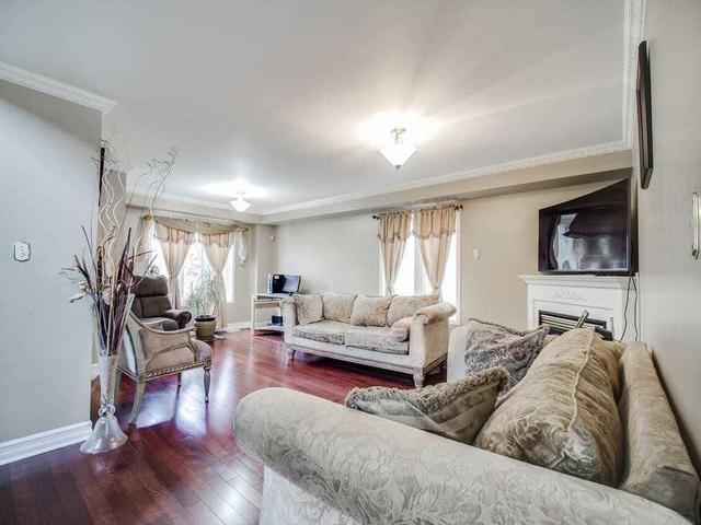50 Asterfield Dr, House detached with 3 bedrooms, 4 bathrooms and 1 parking in Toronto ON | Image 3