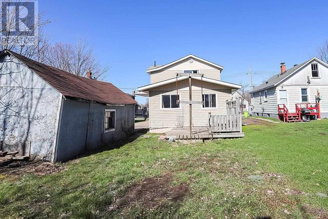 580 Charles St, House detached with 6 bedrooms, 2 bathrooms and null parking in Sault Ste. Marie ON | Image 33