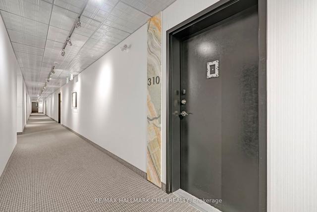 310 - 304 Essa Rd, Condo with 2 bedrooms, 2 bathrooms and 1 parking in Barrie ON | Image 35