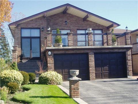 61 Apted Ave, House detached with 3 bedrooms, 3 bathrooms and 4 parking in Toronto ON | Image 1