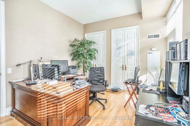 tph6 - 25 Kingsbridge Garden Circ, Condo with 3 bedrooms, 3 bathrooms and 2 parking in Mississauga ON | Image 24