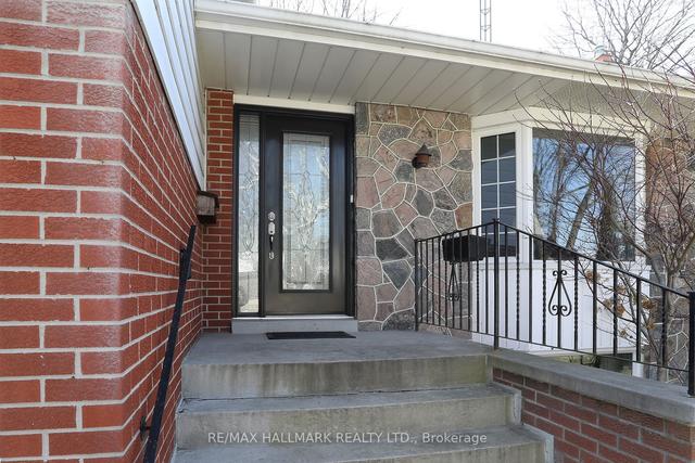31 Tilley Dr, House detached with 4 bedrooms, 2 bathrooms and 4 parking in Toronto ON | Image 31