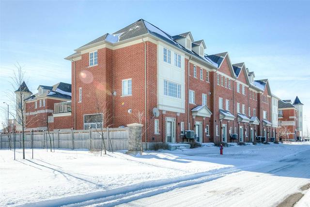 3 - 2530 Countryside Dr, Townhouse with 3 bedrooms, 3 bathrooms and 1 parking in Brampton ON | Image 1