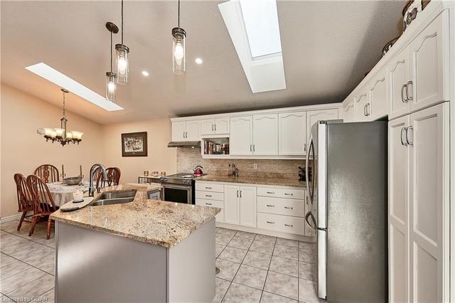 131 Ptarmigan Drive, House detached with 3 bedrooms, 2 bathrooms and 5 parking in Guelph ON | Image 6