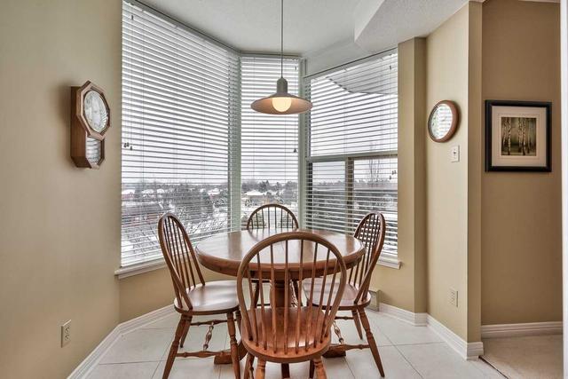 403 - 1905 Pilgrims Way, Condo with 2 bedrooms, 2 bathrooms and 1 parking in Oakville ON | Image 4