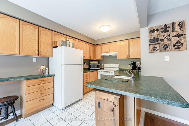6 - 60 Ptarmigan Dr, Townhouse with 3 bedrooms, 3 bathrooms and 2 parking in Guelph ON | Image 4