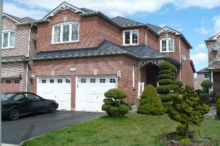 2 Magnum Way, House detached with 4 bedrooms, 3 bathrooms and 2 parking in Toronto ON | Image 1