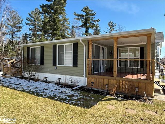 111 Madawaska Trail, House detached with 2 bedrooms, 1 bathrooms and 2 parking in Wasaga Beach ON | Image 25