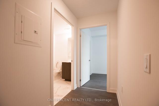 5799 Yonge St, Condo with 1 bedrooms, 1 bathrooms and 1 parking in Toronto ON | Image 3