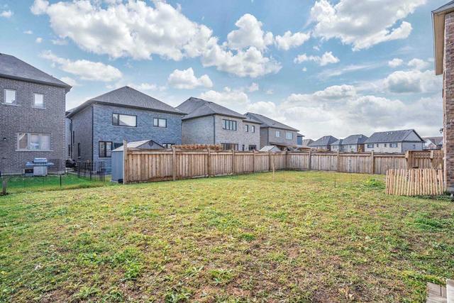 17 Festival Crt, House detached with 4 bedrooms, 3 bathrooms and 3 parking in East Gwillimbury ON | Image 33
