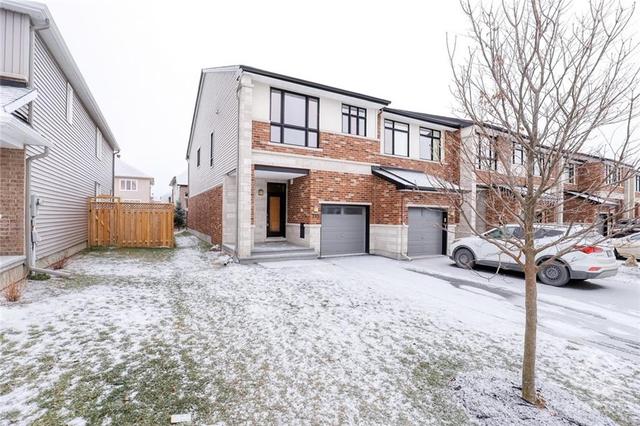 210 Cooks Mill Crescent, Townhouse with 3 bedrooms, 3 bathrooms and 2 parking in Ottawa ON | Image 1