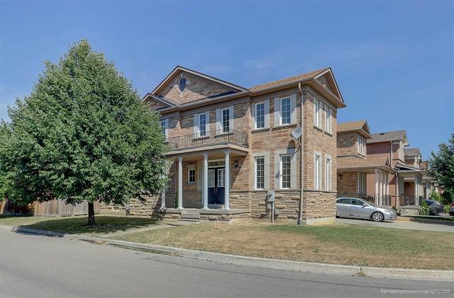 163 Fairlane Cres, House semidetached with 4 bedrooms, 3 bathrooms and 3 parking in Vaughan ON | Image 1