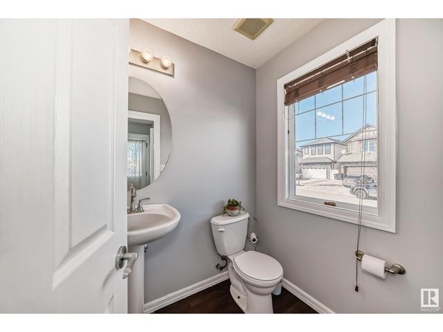 205 51a St Sw, House semidetached with 4 bedrooms, 3 bathrooms and null parking in Edmonton AB | Image 13