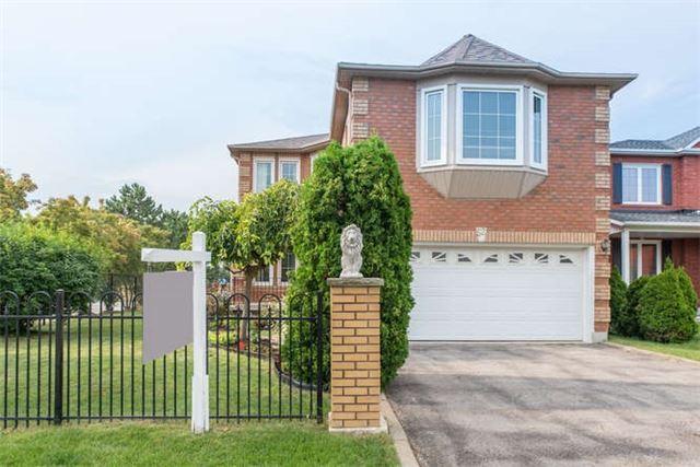 52 Rolling Acres Dr, House detached with 4 bedrooms, 4 bathrooms and 4 parking in Whitby ON | Image 2