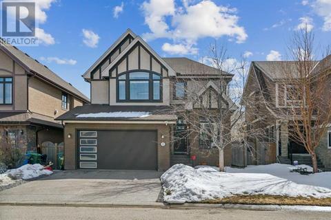 92 West Coach Place Sw, House detached with 4 bedrooms, 3 bathrooms and 4 parking in Calgary AB | Card Image